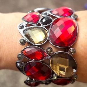 ❤️ Stretch Bracelet Perfect for the Holidays